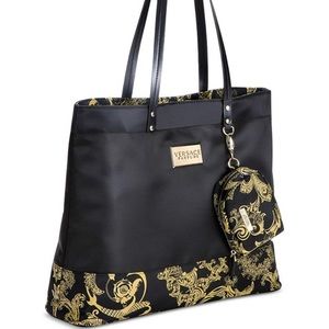 Disclaimer; This bag has wear and tare in the straps.